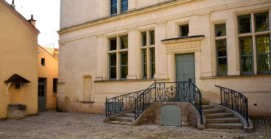 Entrada de la casa natal de Jean de La Fontaine en Chateau-Thierry