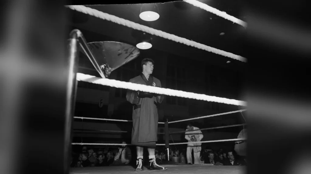 El peso mosca en el boxeo 3 Combate de boxeo en el ring (Helsinki, 1949)