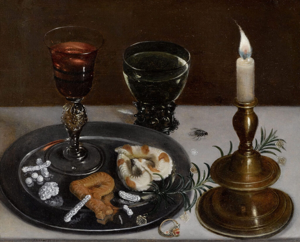 La mosca en el arte: por qué hay moscas pintadas en los cuadros 1 Bodegón de Clara Peeters (1607) con dulces, copas, joyas y una mosca pintada sobre el mantel