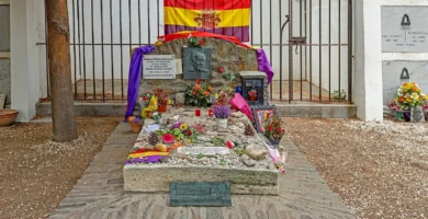 Tumba de Antonio Machado en el cementerio de Colliure (Francia)